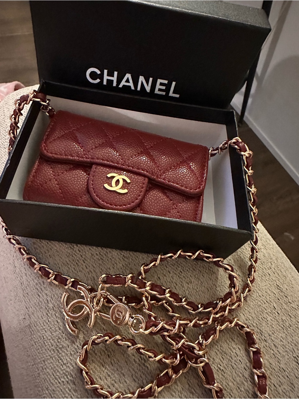 Quilted Crossbody Bag in Burgundy with Chain Strap - Picture 2 of 7